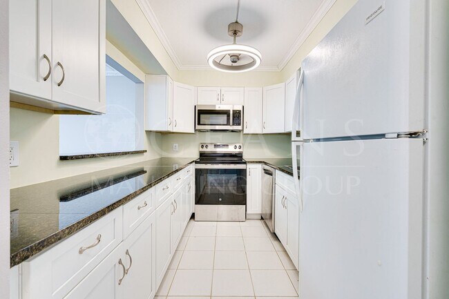 Foto del edificio - 1st Floor Oceanfront Condo