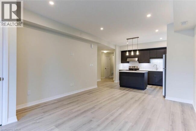 Building Photo - 261 Woodbine Ave