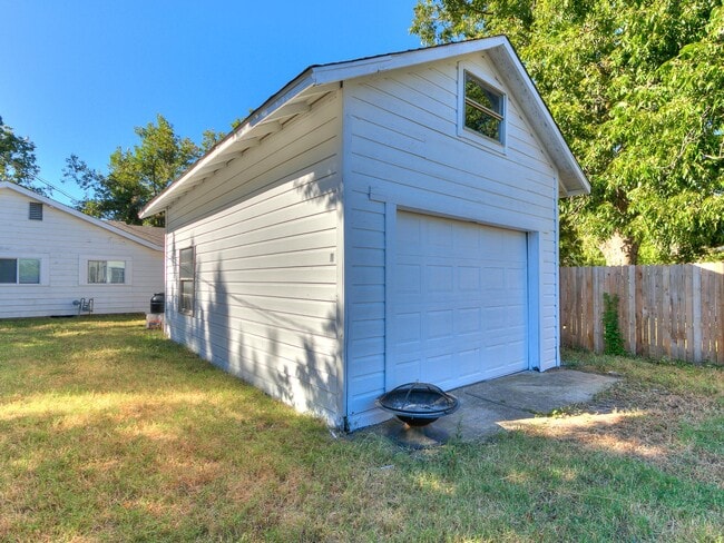 Foto del edificio - 703 Dakota St