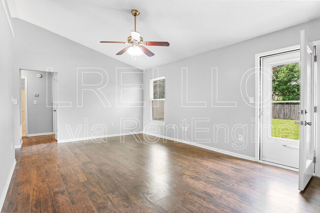 Building Photo - 6707 Fenske Ln