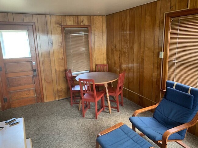 Foto del edificio - 3 Bedroom Lake Front Home