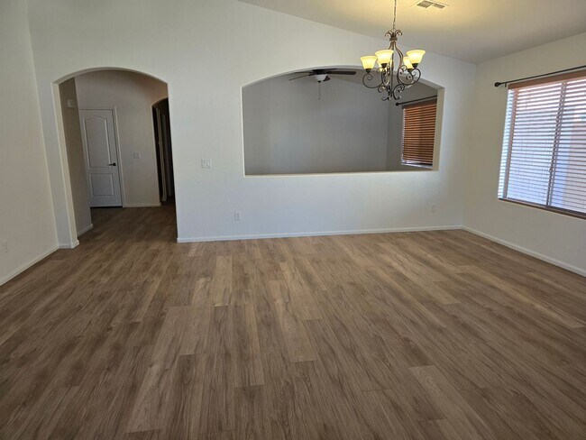 Foto del edificio - Updated Beauty in Sara Ann Ranch in Surprise