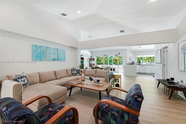 Foto del edificio - 560 Hampton Ln