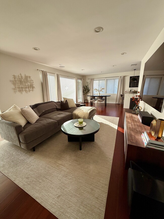 Living Room - 26247 Ocean View Ave