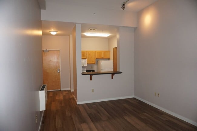 Building Photo - 701 Columbia St