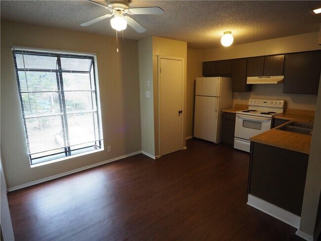 Foto del edificio - 4303 Acropolis Ct