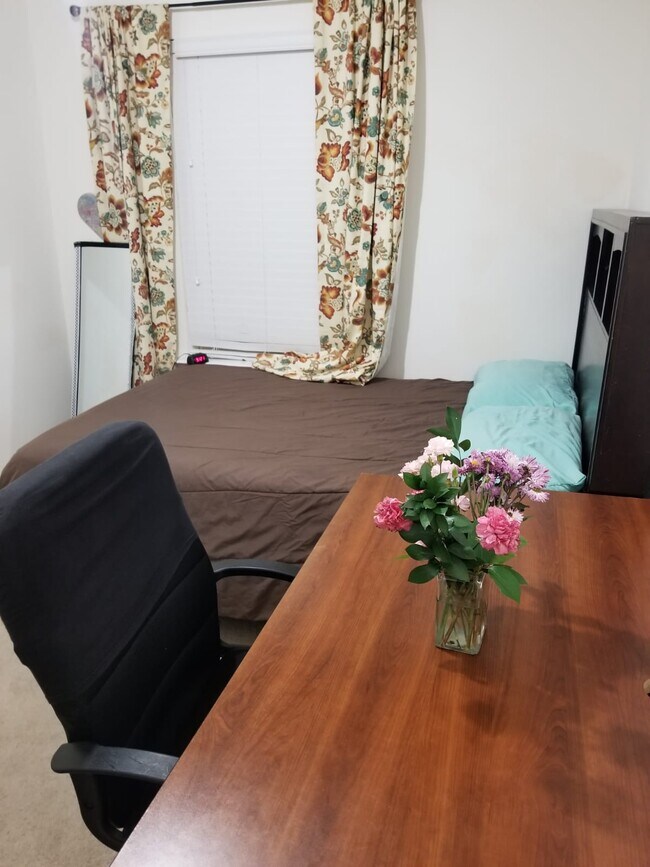 Foto del edificio - 748 Maypearl Ln