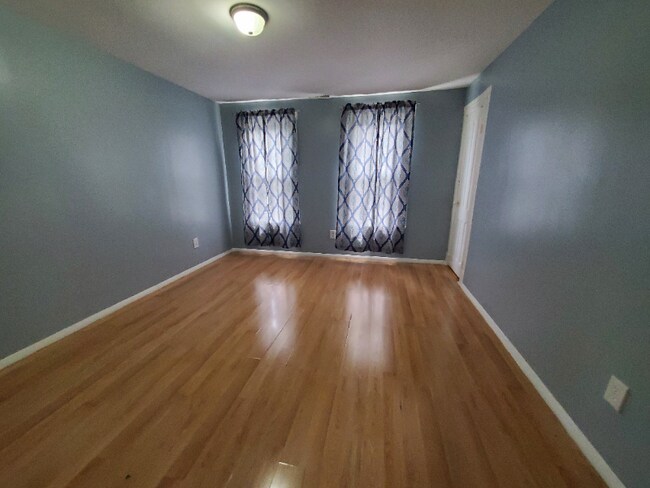Foto del edificio - 1611 Foster Ave