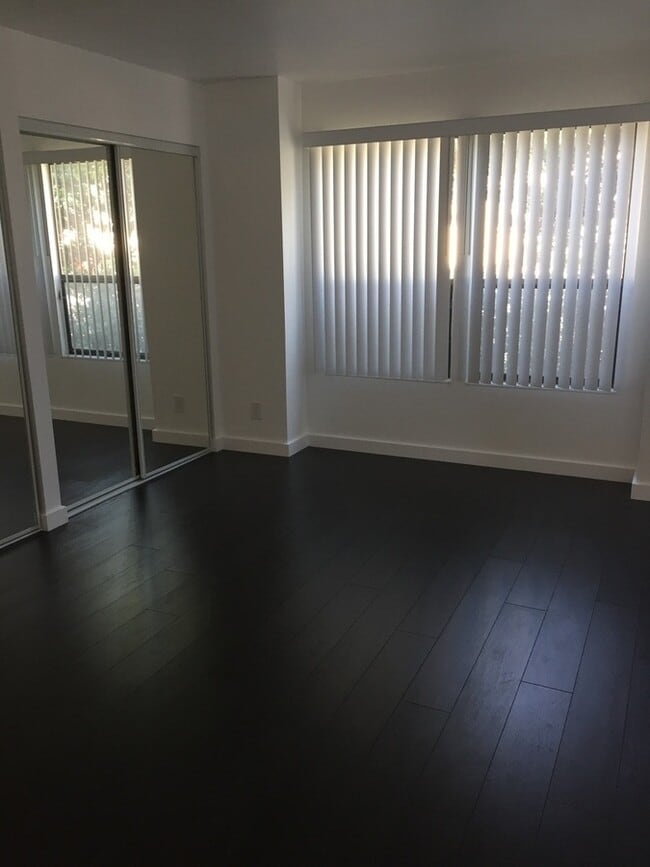 Building Photo - 6615 Schmidt Ln