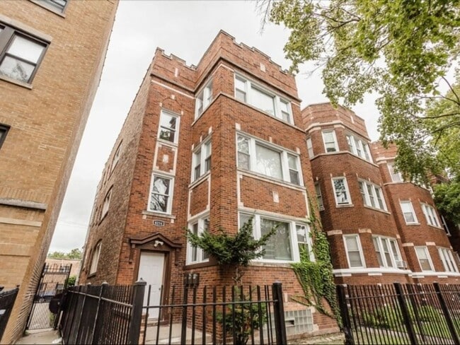 Building Photo - 8234 S Maryland Ave