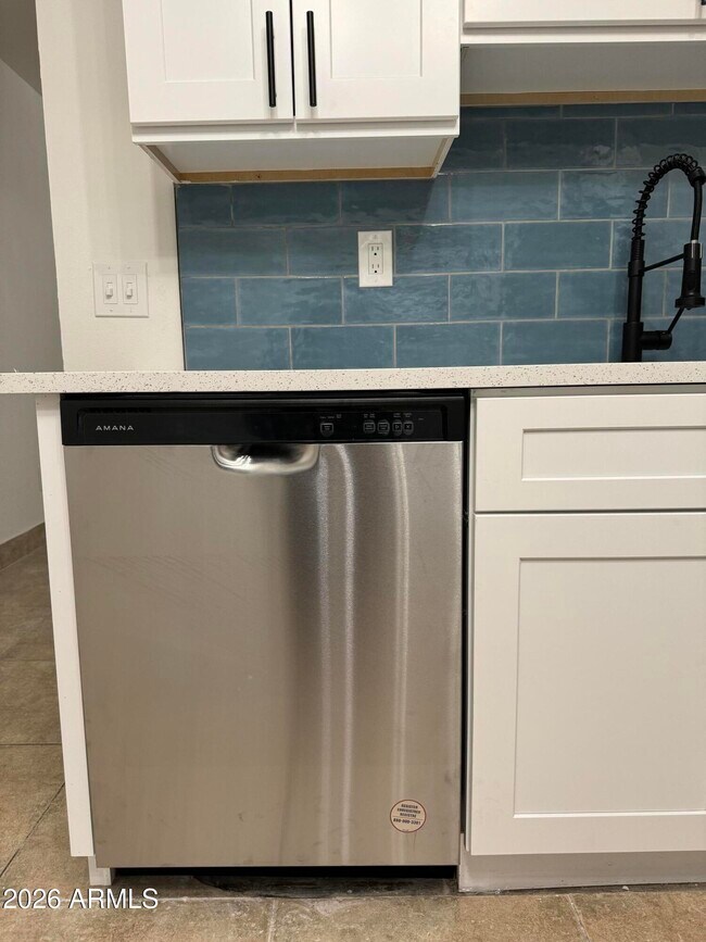 Building Photo - 450 N Williams