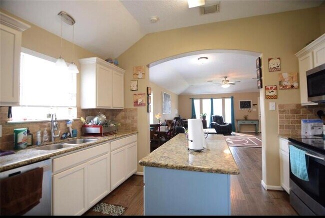 Foto del edificio - 14021 Buckskin Dr