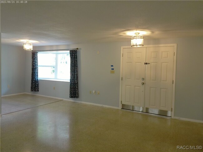 Foto del edificio - 1080 N Hollywood Cir