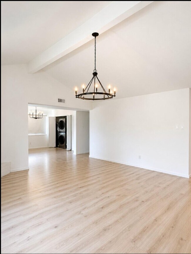 Foto del edificio - 9511 Bollingbrook Dr