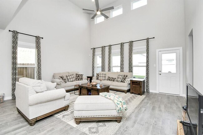 Foto del edificio - 15034 Timberson Rdg Ln