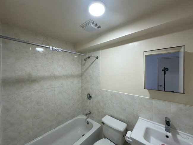 Foto del edificio - 87-03 Kingston Pl