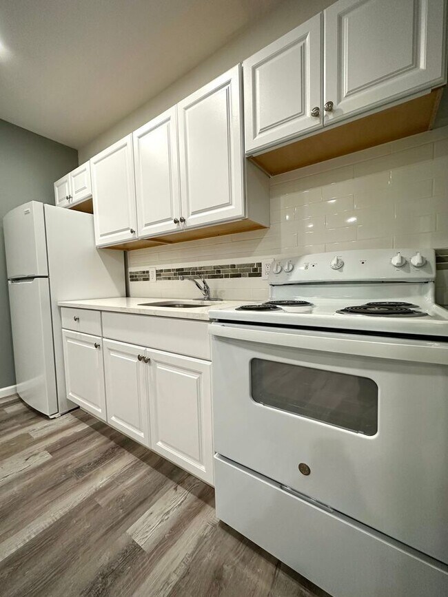 118 Sunbury St Unit 2, Minersville, PA 17954 Apartments in