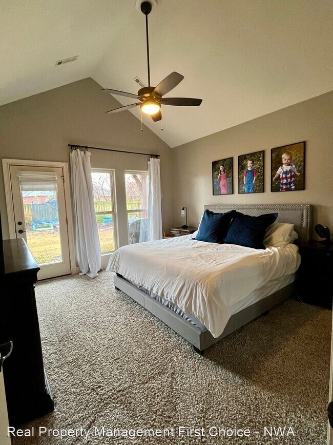 Foto del edificio - 4 br, 2.5 bath House - 2103 SW Nutmeg Drive