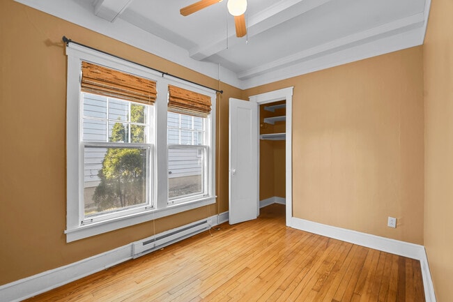 Building Photo - 504 W White St