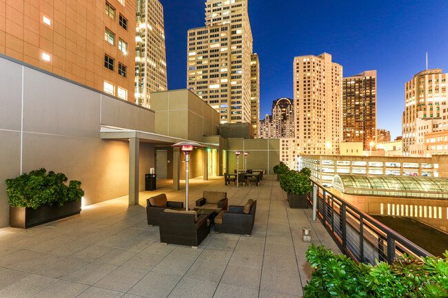 Shared roof deck with bbq grills - 74 New Montgomery St