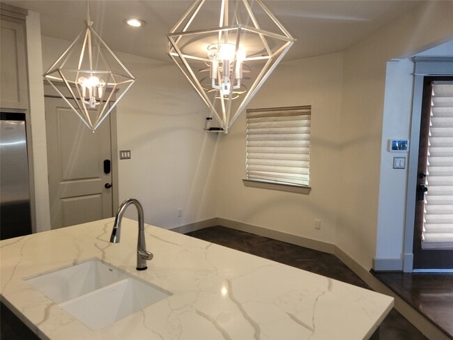 Foto del edificio - 4914 Rose St