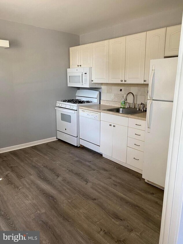 416 Central Ave, Cheltenham, PA 19012 Apartment for Rent in