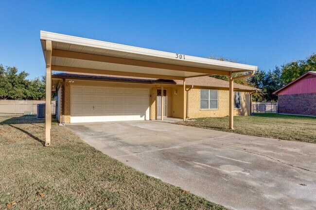 Building Photo - Charming 3-Bedroom Home in Saginaw ISD-Per...