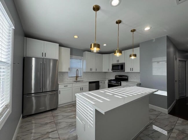 Foto del edificio - 243 Hamilton Pl