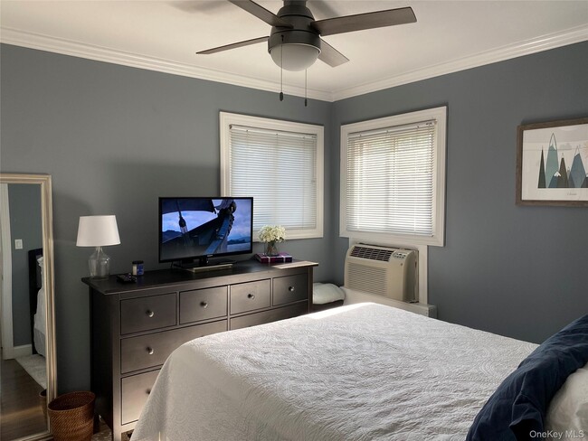 Building Photo - 326 Edmunton Dr