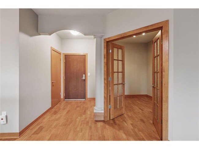 Foto del edificio - 317 Groveland Ave