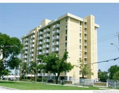 Foto del edificio - 2020 NE 135th St