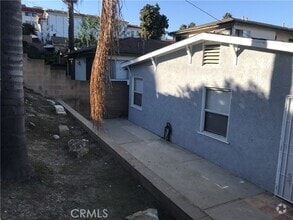 Building Photo - 732 W 21st St