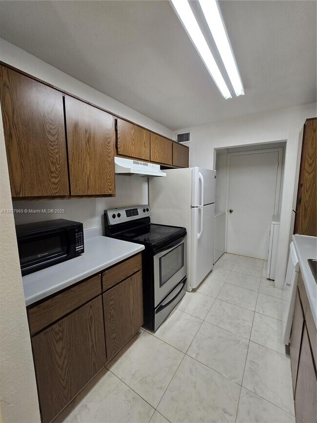Foto del edificio - 4040 NW 87th Ave