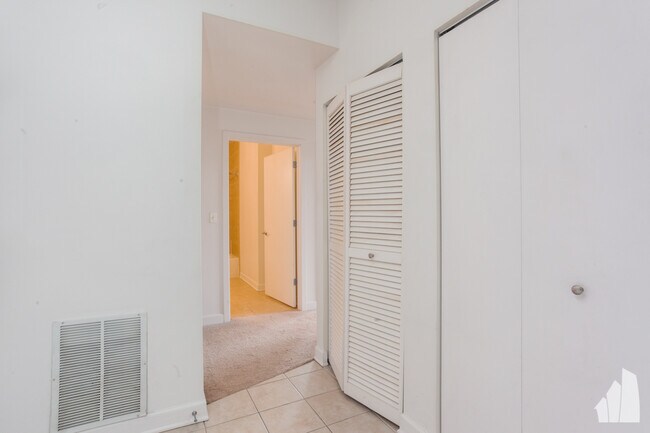 Foto del edificio - 758 W 14th St