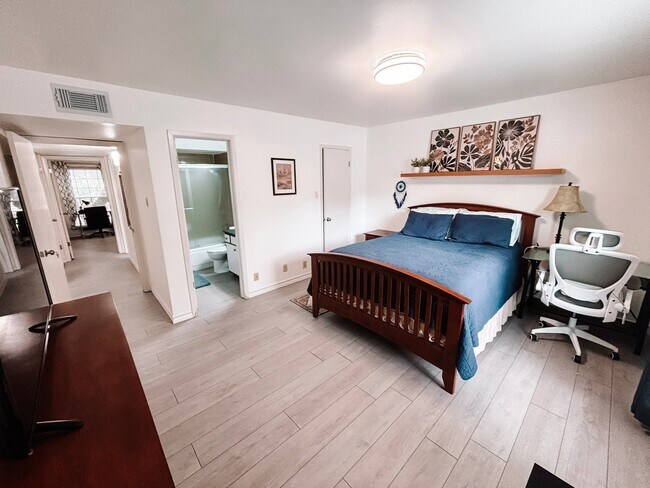 Foto del edificio - 8702 Village Dr