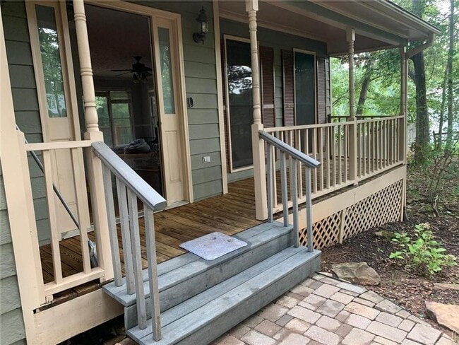 Foto del edificio - 5613 Spruce Ln