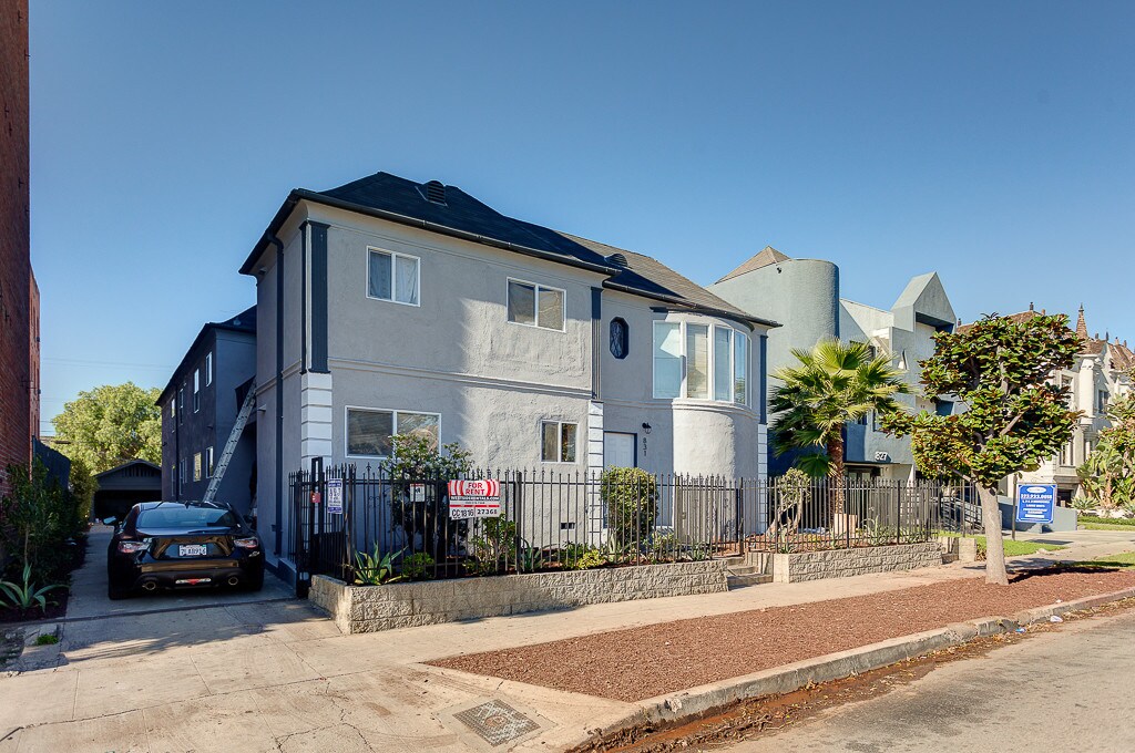 110 Apartments Available for Rent in Koreatown, CA