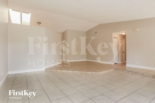 Building Photo - 1013 SW 49th Ave