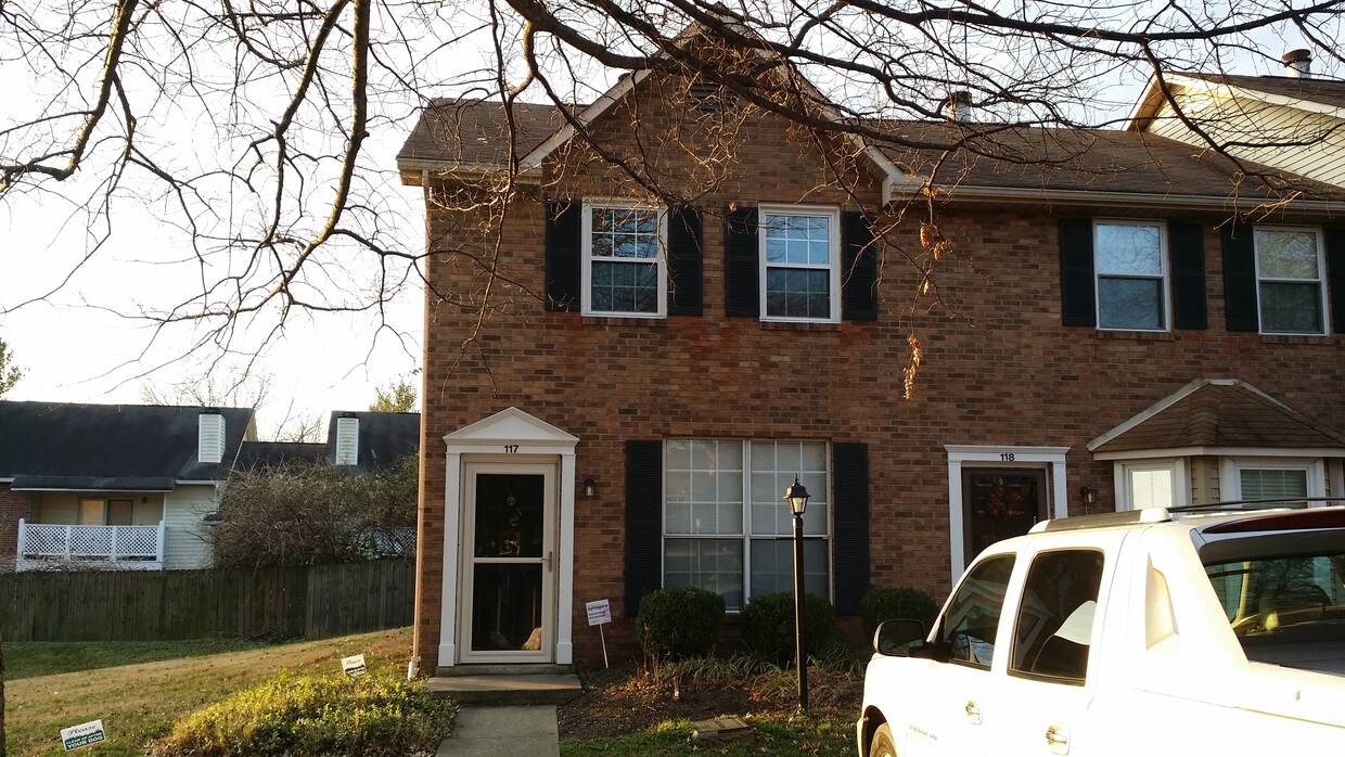 Primary Photo - 117 McMurray Cir