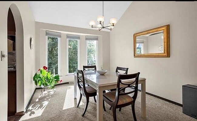 Building Photo - 5512 NW Indian Hills Ln