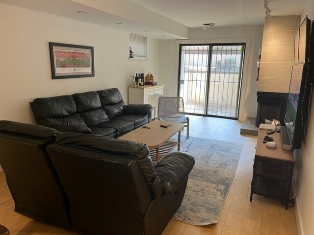 Living room to patio - 510 Lombard St
