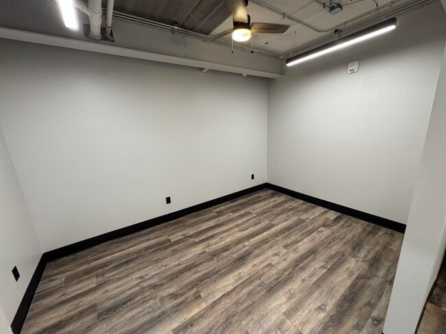 Building Photo - 217 S Badger Ave