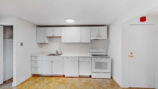 Building Photo - 175 W Wyoming Ave