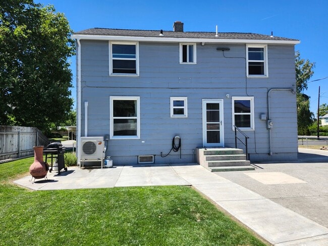 Foto del edificio - 1014 Perkins Ave