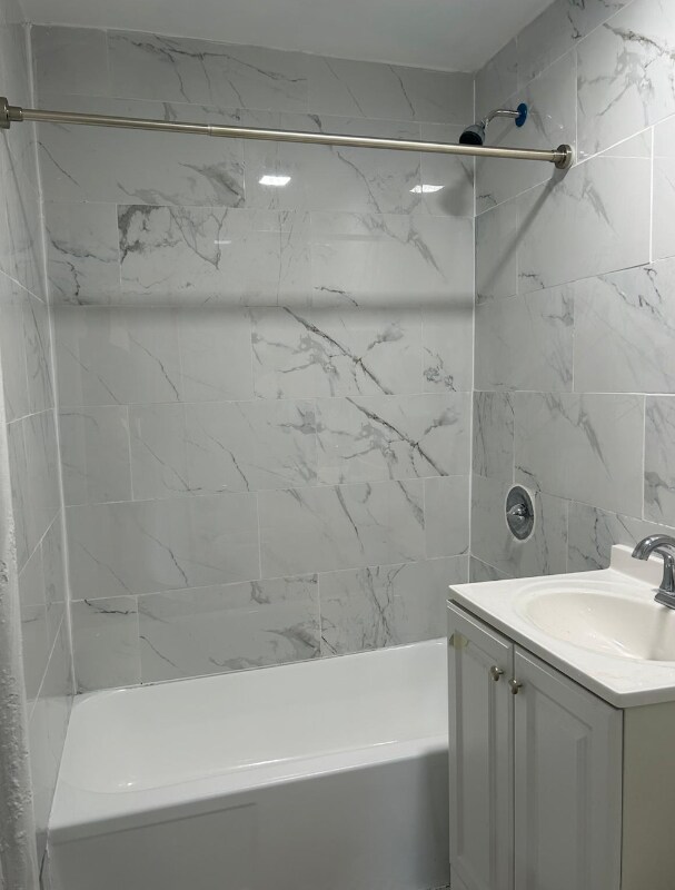 Foto del edificio - 734 E 43rd St