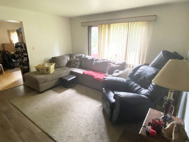 Foto del edificio - 3-bedroom Home on Private Country Lot with...