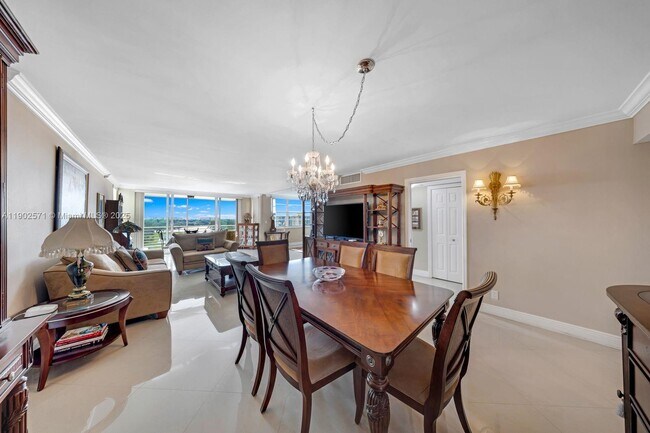 Foto del edificio - 3095 N Course Dr