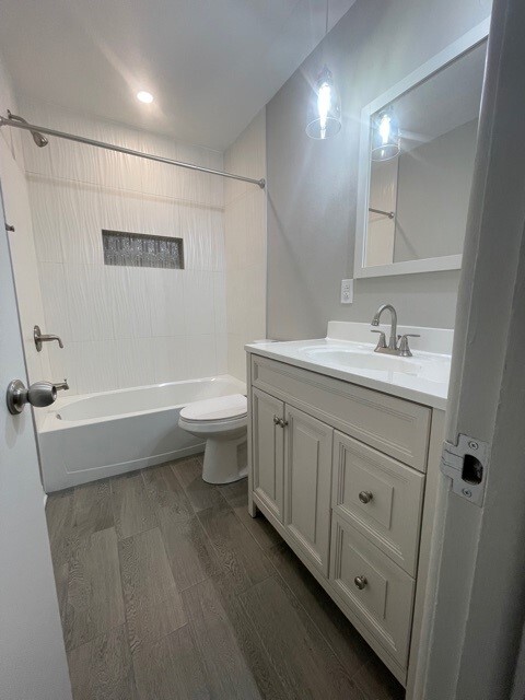 Building Photo - 3804 16th Ave W