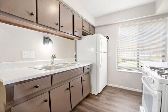 Foto del edificio - 24583 Kelly Rd