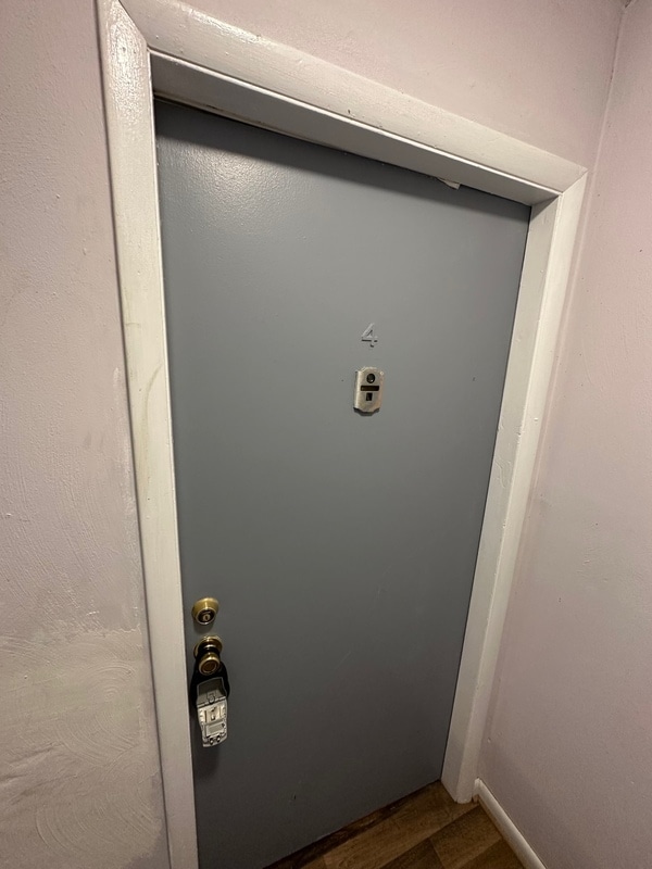 Foto del edificio - 1063 W 48th St